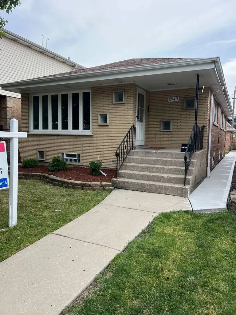5749 West 63rd Place Chicago IL 60638