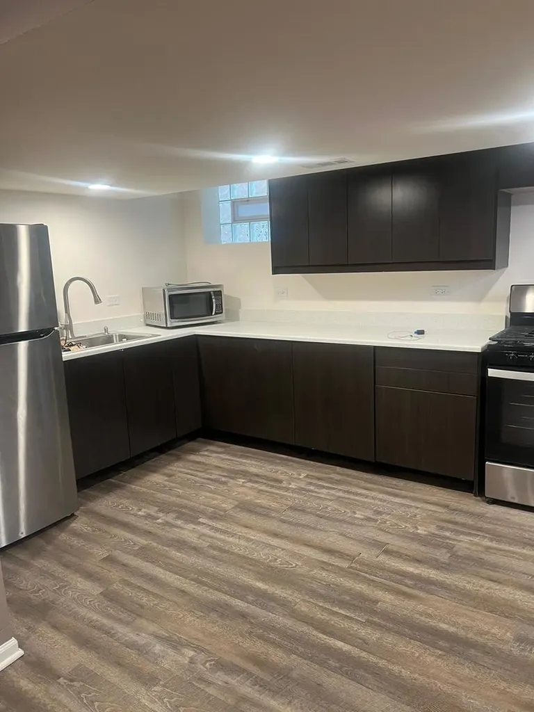 5749 West 63rd Place Chicago IL 60638