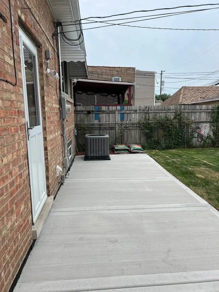 5749 West 63rd Place Chicago IL 60638