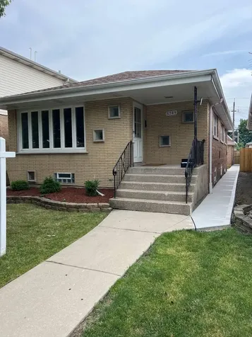 5749 West 63rd Place Chicago IL 60638