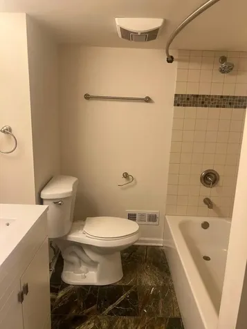 5749 West 63rd Place Chicago IL 60638