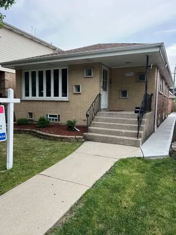 5749 West 63rd Place Chicago IL 60638