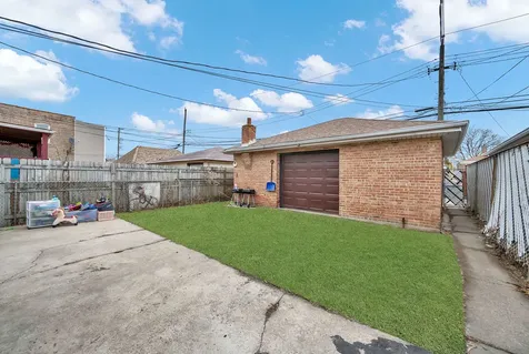 5749 West 63rd Place Chicago IL 60638