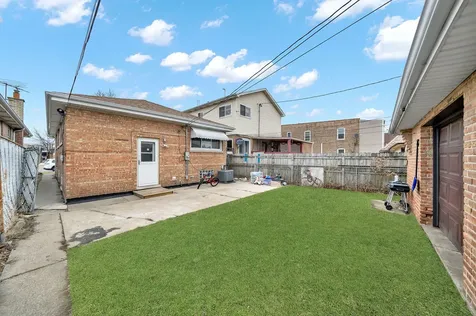 5749 West 63rd Place Chicago IL 60638