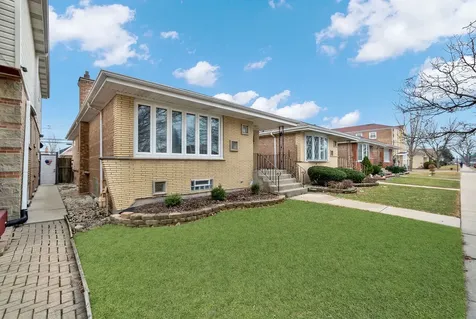5749 West 63rd Place Chicago IL 60638