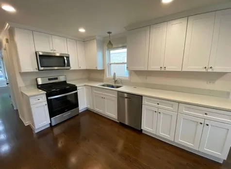 5749 West 63rd Place Chicago IL 60638