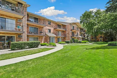 5337 Waterbury Court Crestwood IL 60418