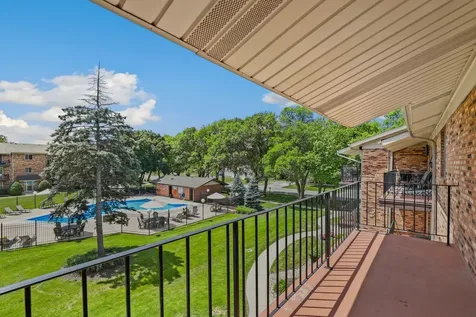 5337 Waterbury Court Crestwood IL 60418