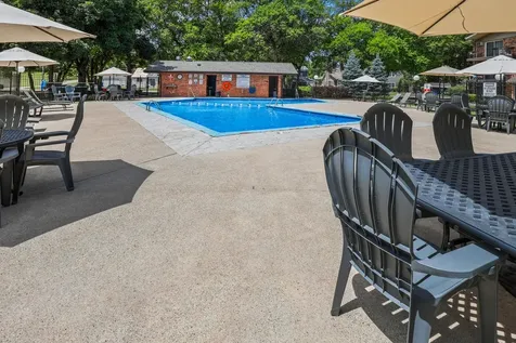 5337 Waterbury Court Crestwood IL 60418