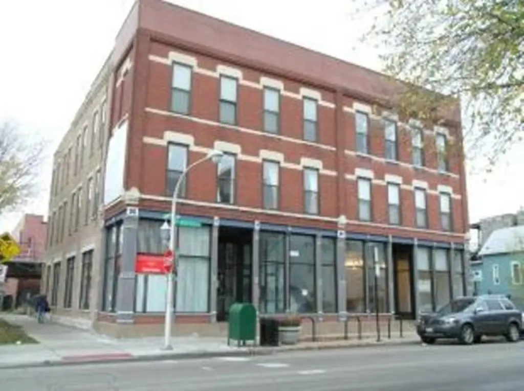 3055 North Sheffield Avenue Chicago IL 60657