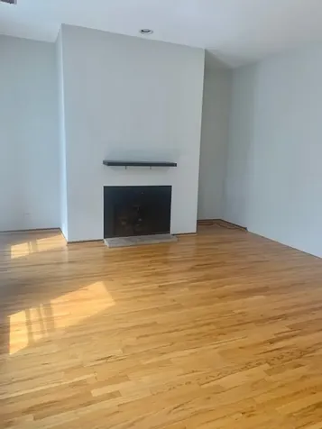 3055 North Sheffield Avenue Chicago IL 60657