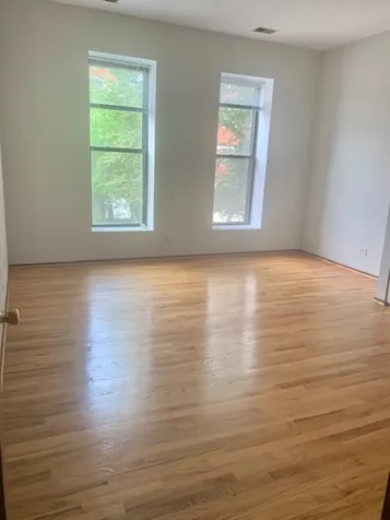 3055 North Sheffield Avenue Chicago IL 60657