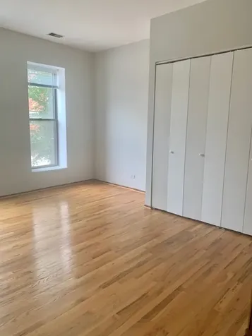 3055 North Sheffield Avenue Chicago IL 60657