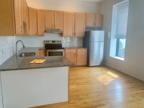 3055 North Sheffield Avenue Chicago IL 60657