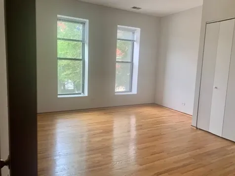 3055 North Sheffield Avenue Chicago IL 60657