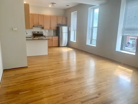 3055 North Sheffield Avenue Chicago IL 60657
