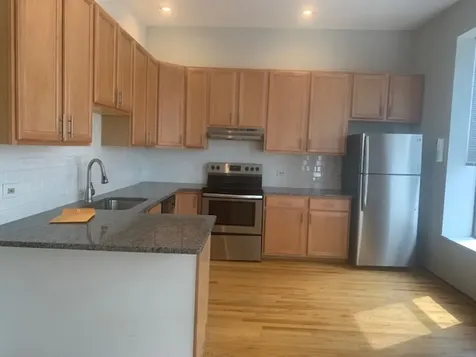 3055 North Sheffield Avenue Chicago IL 60657