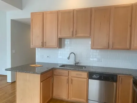 3055 North Sheffield Avenue Chicago IL 60657