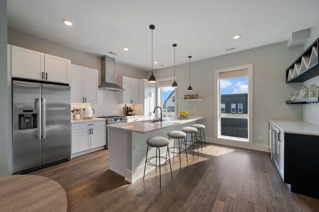 3016 West Belmont Avenue Chicago IL 60618