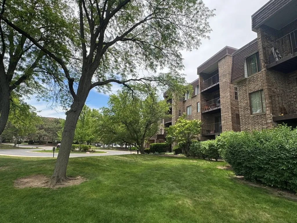 2050 Valencia Drive Northbrook IL 60062