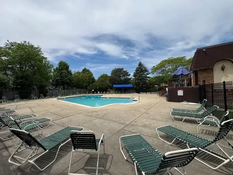 2050 Valencia Drive Northbrook IL 60062