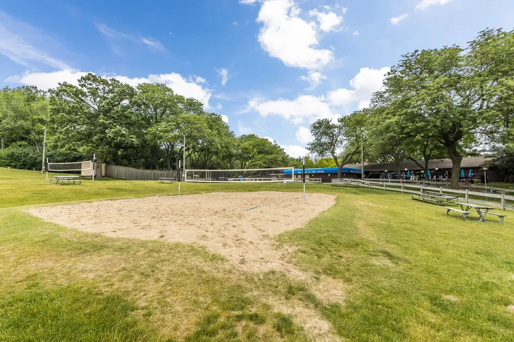 5830 Oakwood Drive Lisle IL 60532