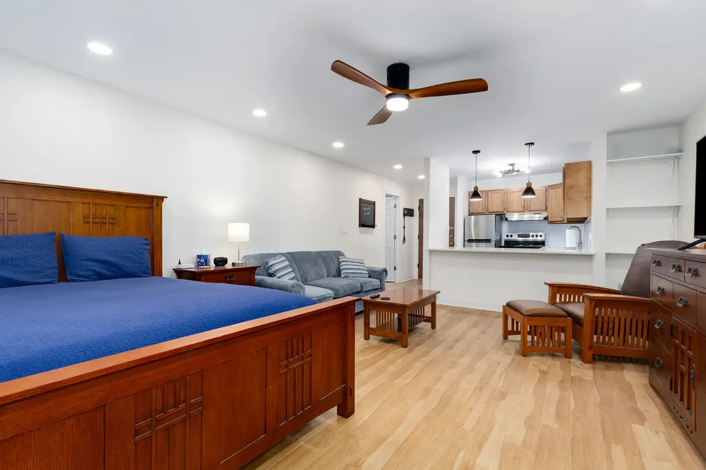 5830 Oakwood Drive Lisle IL 60532