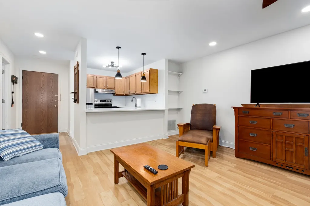 5830 Oakwood Drive Lisle IL 60532