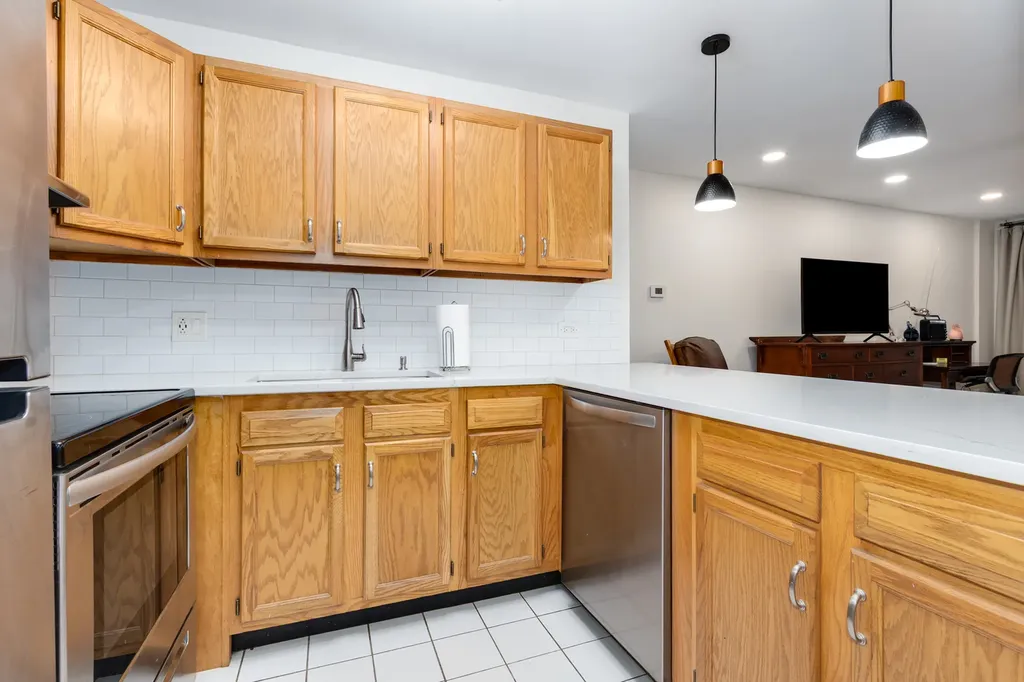5830 Oakwood Drive Lisle IL 60532