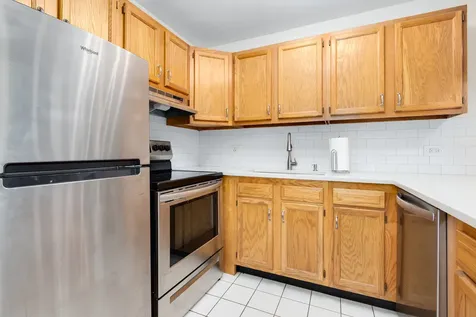 5830 Oakwood Drive Lisle IL 60532