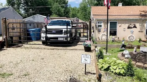 16925 10TH Avenue East Moline IL 61244