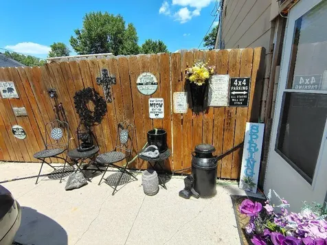 16925 10TH Avenue East Moline IL 61244