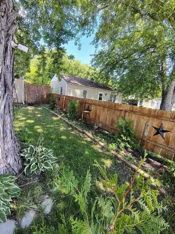 16925 10TH Avenue East Moline IL 61244