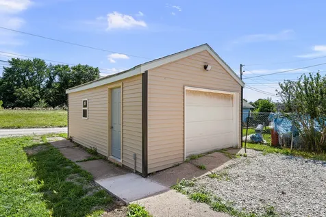 2010 3Y Avenue East Moline IL 61244