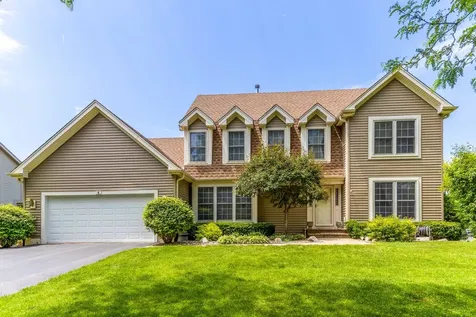 8 North Old Creek Road Vernon Hills IL 60061