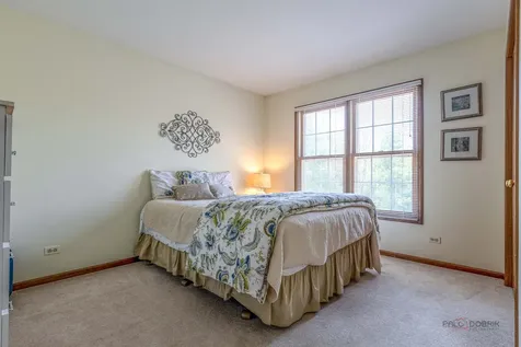 8 North Old Creek Road Vernon Hills IL 60061