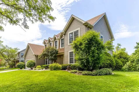8 North Old Creek Road Vernon Hills IL 60061