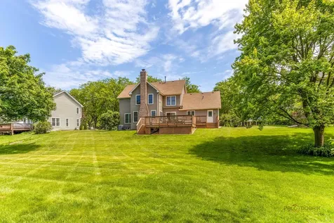 8 North Old Creek Road Vernon Hills IL 60061