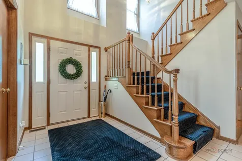 8 North Old Creek Road Vernon Hills IL 60061