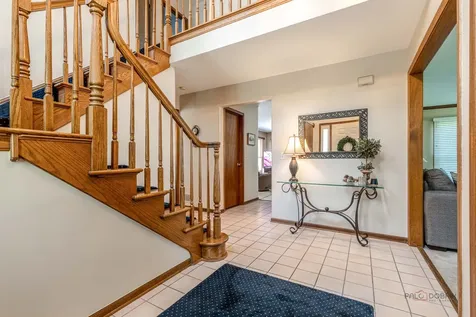 8 North Old Creek Road Vernon Hills IL 60061