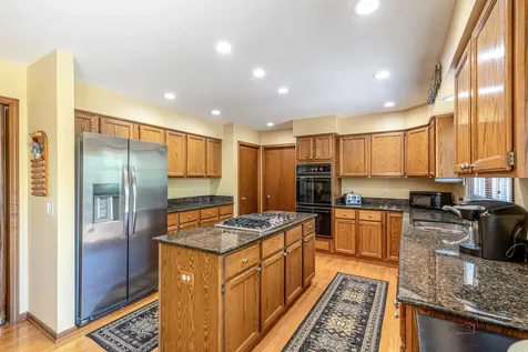 8 North Old Creek Road Vernon Hills IL 60061