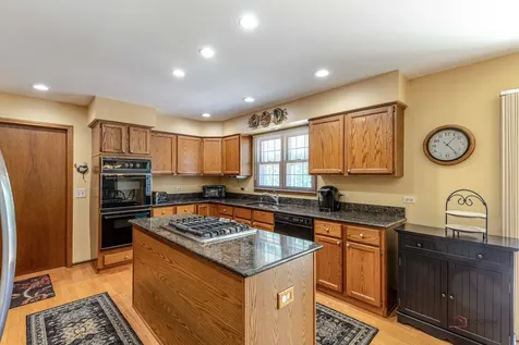 8 North Old Creek Road Vernon Hills IL 60061
