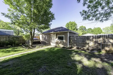 2613 Elim Avenue Zion IL 60099