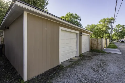 2613 Elim Avenue Zion IL 60099