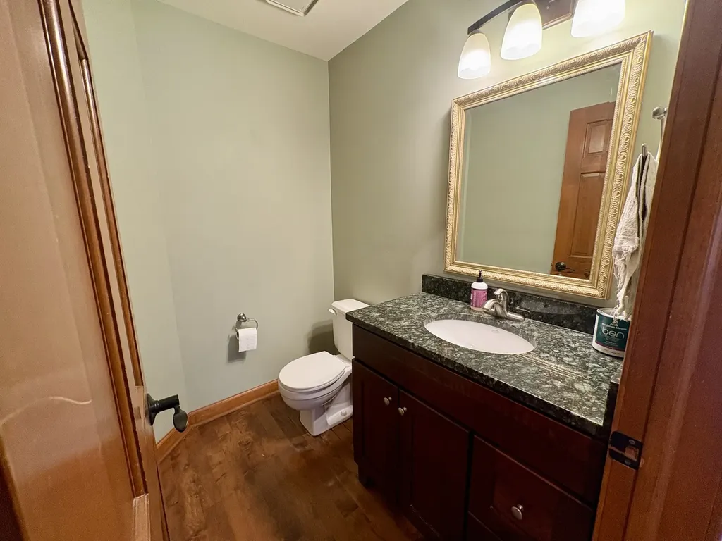 244 Knoll Street Wheaton IL 60187
