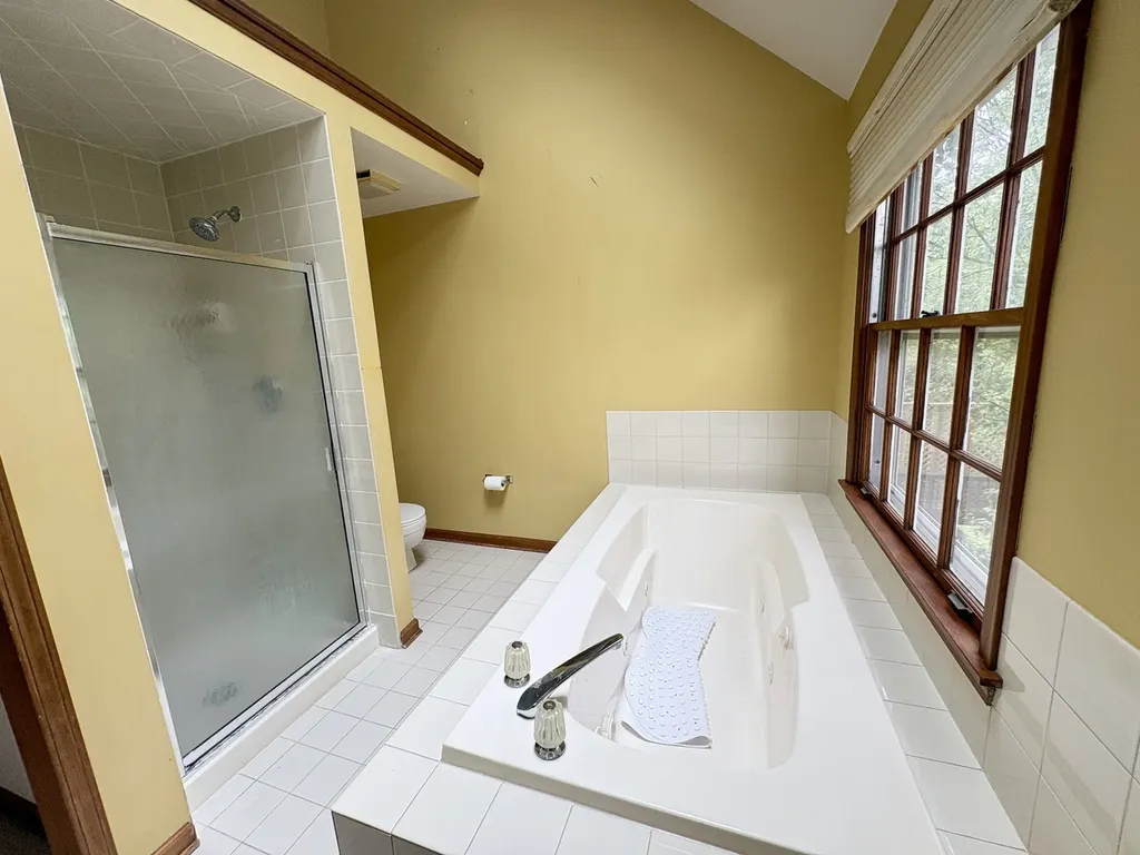244 Knoll Street Wheaton IL 60187