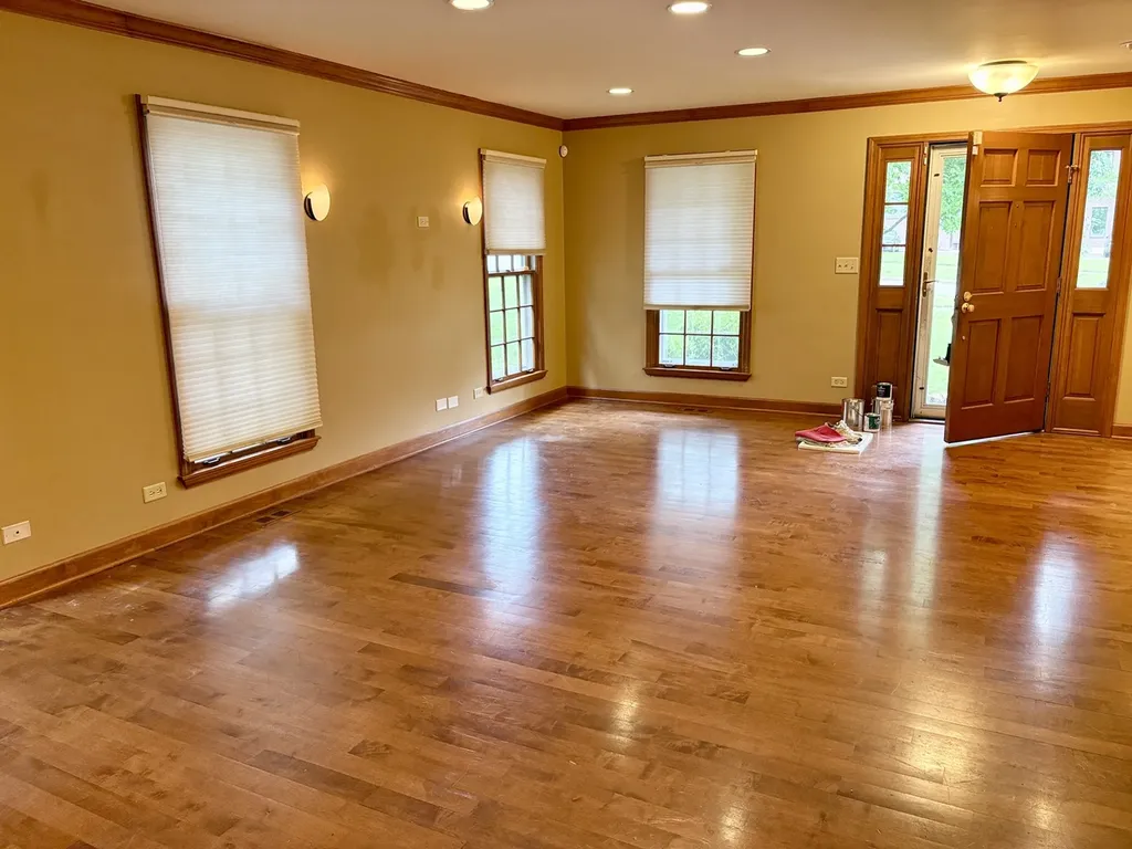 244 Knoll Street Wheaton IL 60187