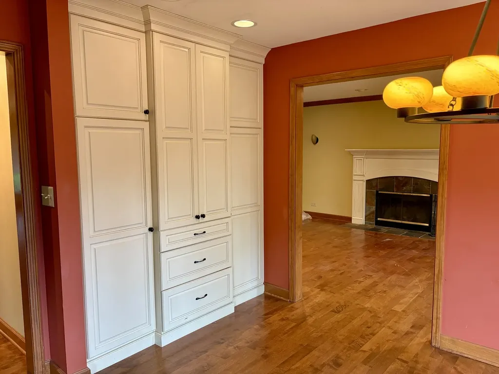 244 Knoll Street Wheaton IL 60187