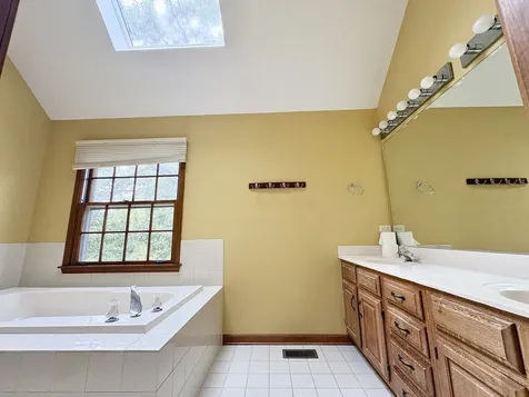 244 Knoll Street Wheaton IL 60187