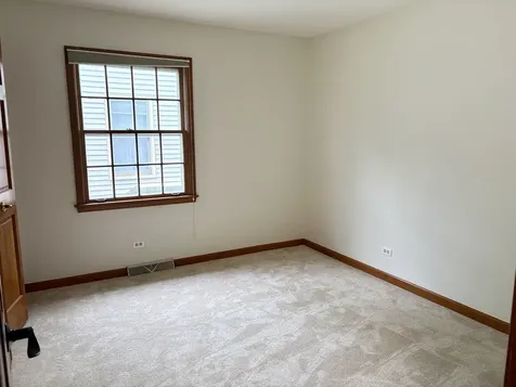 244 Knoll Street Wheaton IL 60187